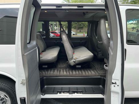 Used 2018 Chevrolet Express 3500 LT w/ LT Preferred Equipment Group RWD image 27