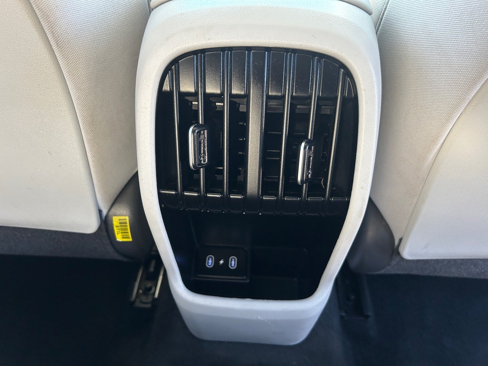 Used 2025 Hyundai Kona SEL FWD image 17