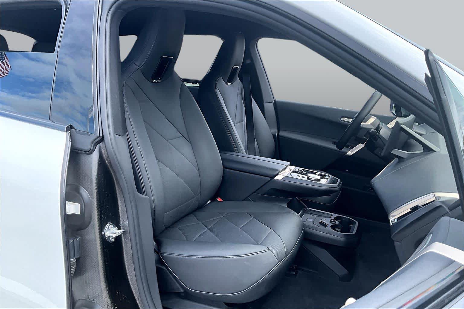 Used 2024 BMW iX M60 AWD/4WD image 8