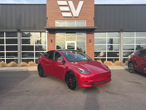 Used 2022 Tesla Model Y Performance AWD/4WD image 1