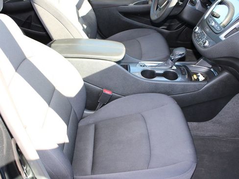 Used 2024 Chevrolet Malibu LT image 19