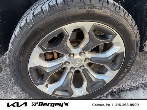 Used 2025 RAM 1500 Limited image 11