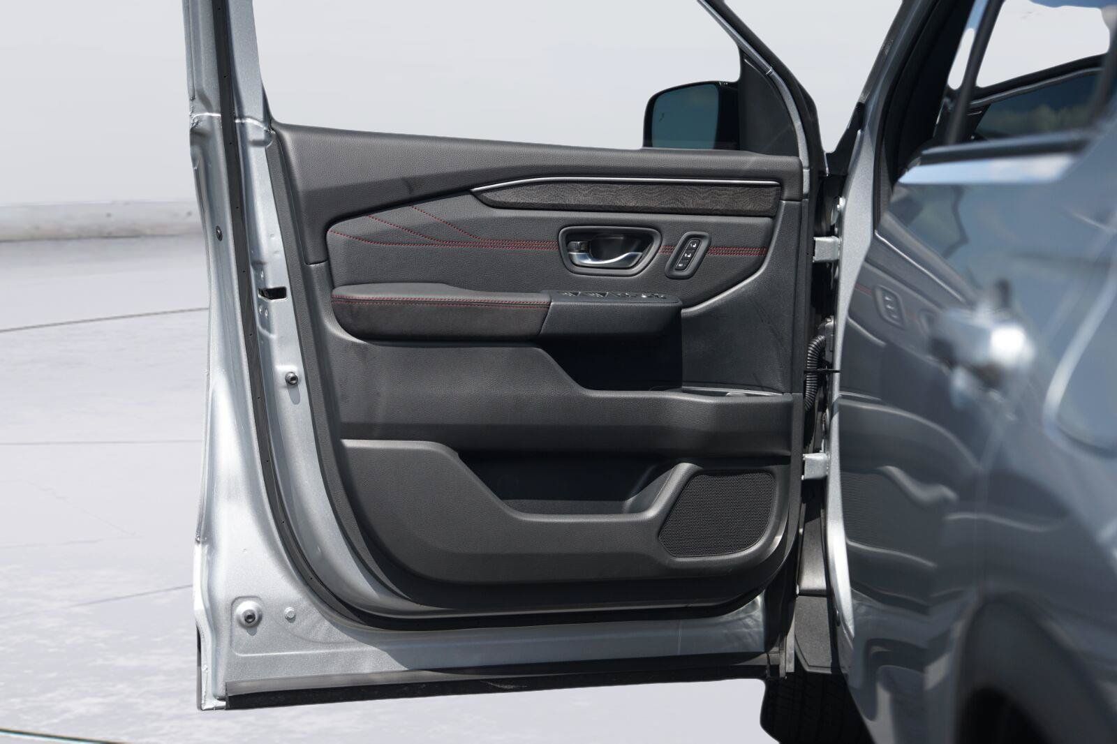 Used 2026 Honda Pilot Black Edition image 33