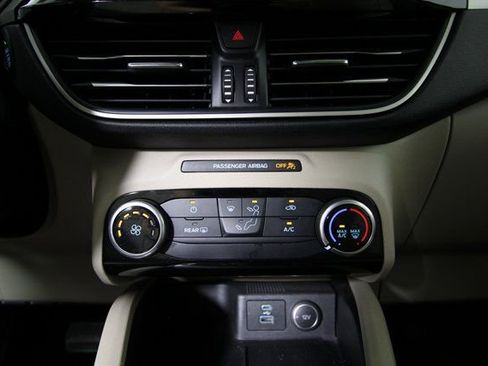 Used 2021 Ford Escape SE image 29