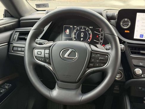 Used 2025 Lexus ES 350 Premium w/ Premium Package image 9