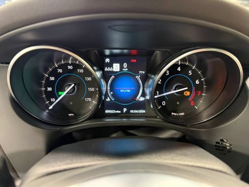 Used 2019 Jaguar F-PACE Prestige AWD/4WD image 17