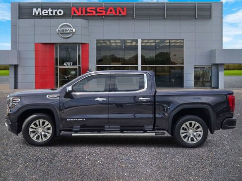 Used 2022 GMC Sierra 1500 Denali AWD/4WD image 3