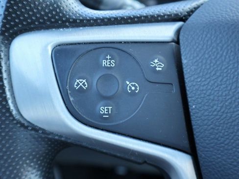 Used 2024 GMC Terrain SLE image 12