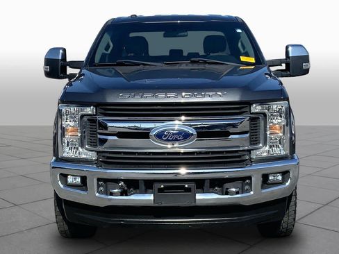 Used 2018 Ford F250 XLT w/ XLT Premium Package AWD/4WD image 4