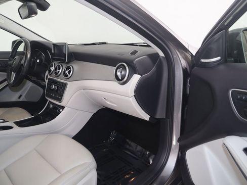 Used 2015 Mercedes-Benz GLA 250 4MATIC image 36