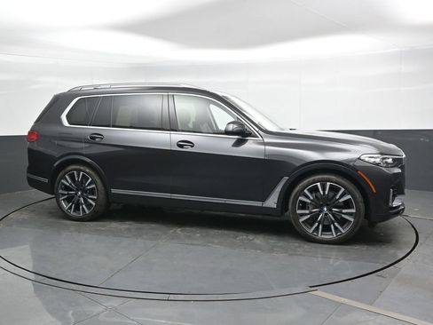 Used 2022 BMW X7 xDrive40i w/ Premium Package AWD/4WD image 6