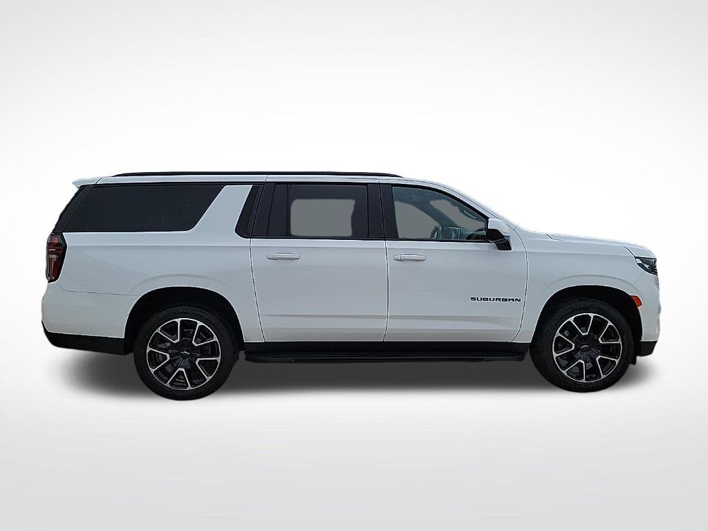 Used 2023 Chevrolet Suburban RST AWD/4WD image 5