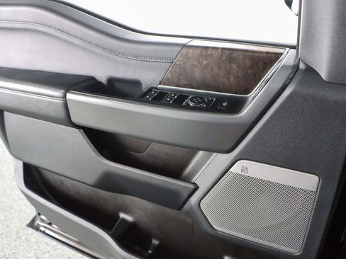 Used 2023 Ford F250 Lariat w/ Sport Appearance Package image 23