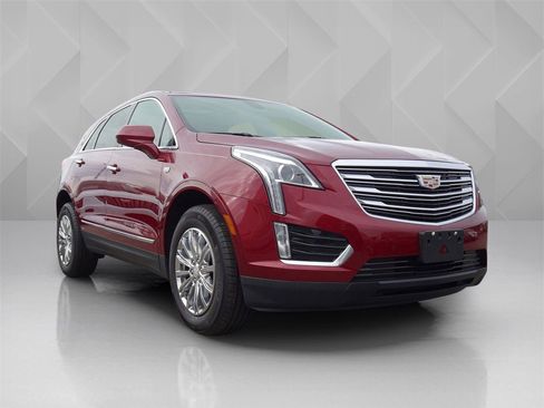 Used 2018 Cadillac XT5 Luxury w/ Driver Awareness Package image 7