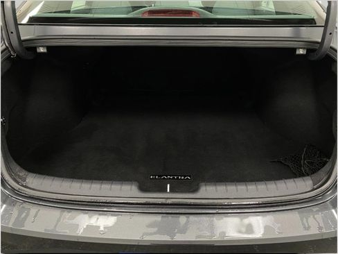 Certified 2023 Hyundai Elantra SE image 5