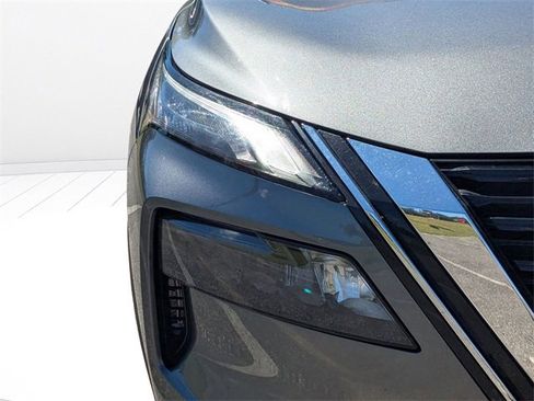 Used 2023 Nissan Rogue S image 16