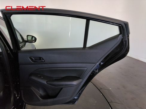 Used 2025 Nissan Altima 2.5 SV FWD image 34