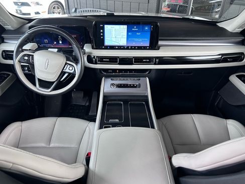 Used 2025 Lincoln Aviator AWD w/ Equipment Group 101A image 12