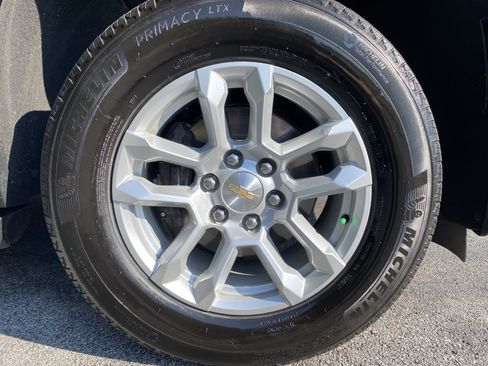 Used 2025 Chevrolet Tahoe LT AWD/4WD image 13
