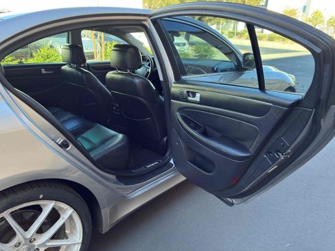 Used 2012 Hyundai Genesis 5.0 RWD image 41
