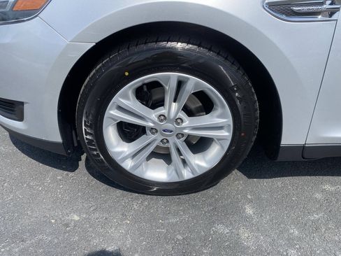 Used 2017 Ford Taurus SE FWD image 9