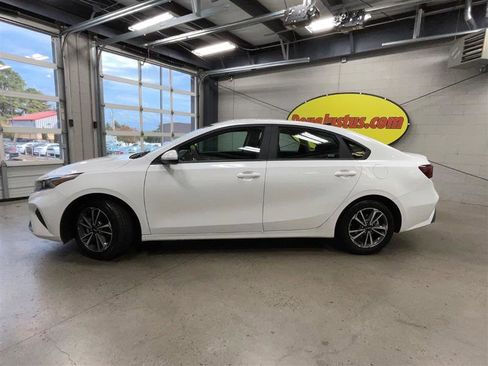 Used 2024 Kia Forte LXS image 2