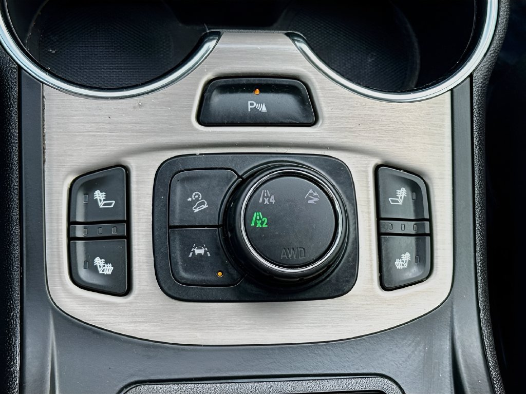 Used 2024 GMC Terrain Denali AWD/4WD image 21