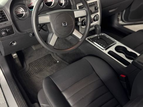 Used 2010 Dodge Challenger SE RWD image 21