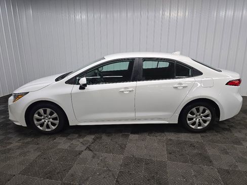 Used 2024 Toyota Corolla LE FWD image 5