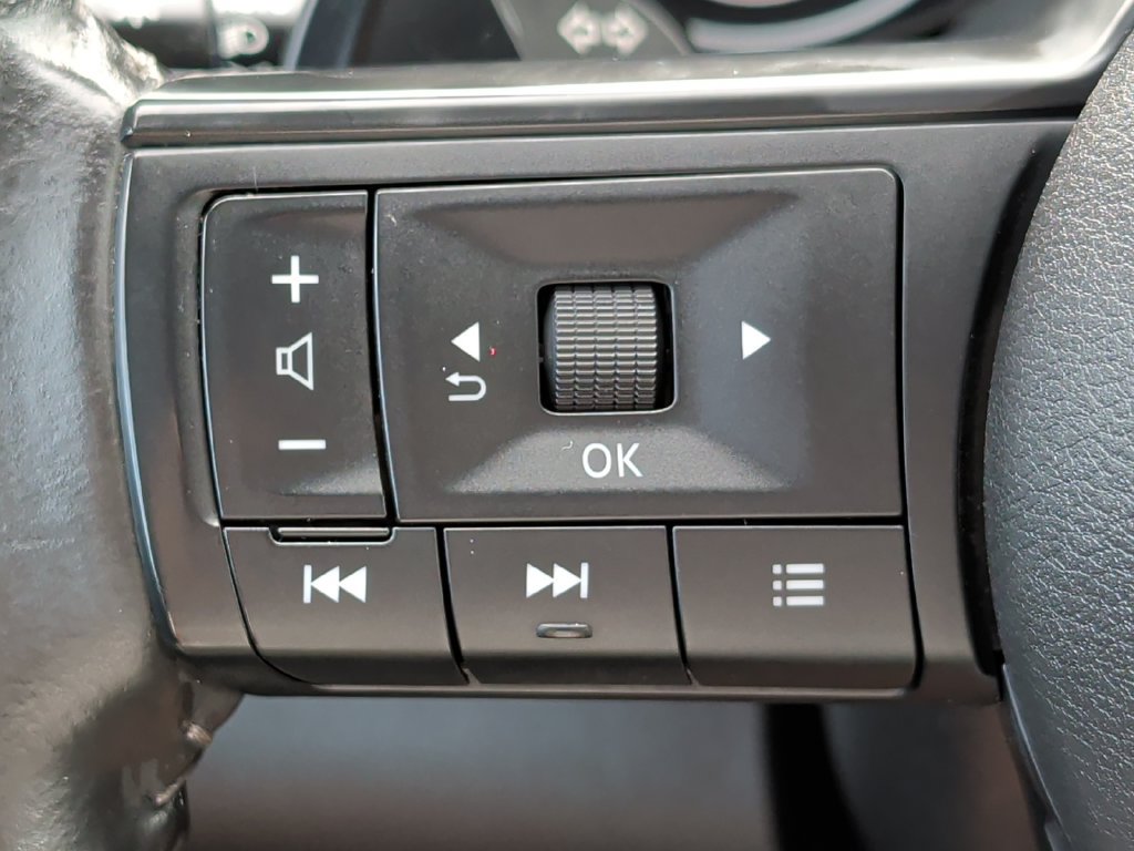 Used 2024 Nissan Pathfinder SV AWD/4WD image 12