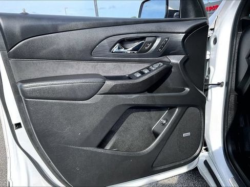 Used 2023 Chevrolet Traverse High Country FWD image 17