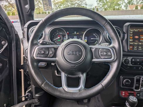 Certified 2023 Jeep Wrangler Unlimited Rubicon 4xe w/ Cold Weather Group AWD/4WD image 17