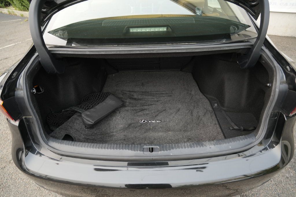Used 2018 Lexus IS 300 AWD w/ Comfort Package image 15
