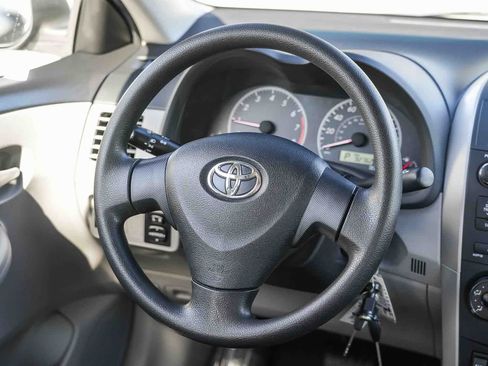 Used 2013 Toyota Corolla LE FWD image 15