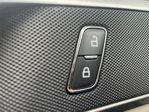 Used 2020 Ford Fusion SE w/ Fleet SE Value Package image 14