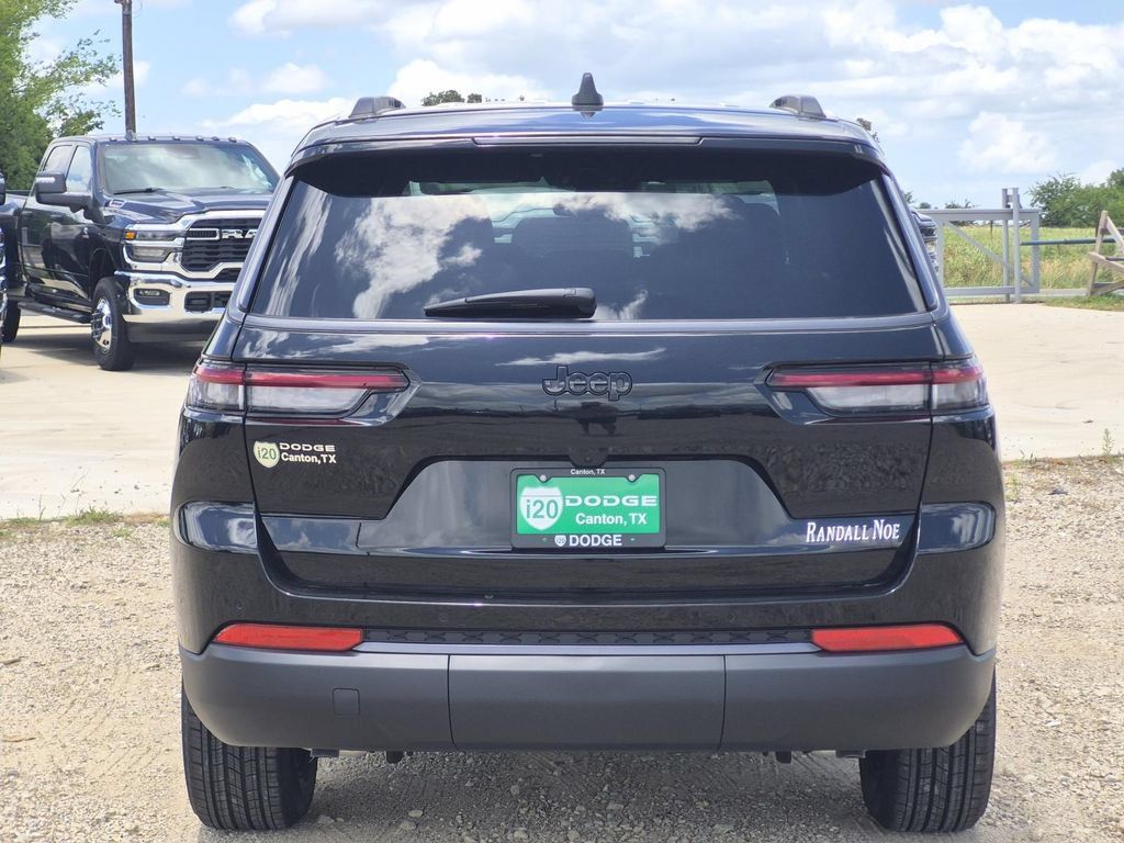 New 2026 Jeep Grand Cherokee L 2WD image 6