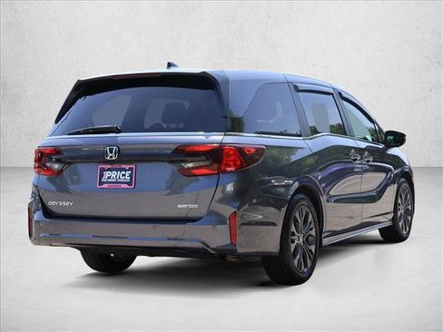 Used 2025 Honda Odyssey Touring image 5