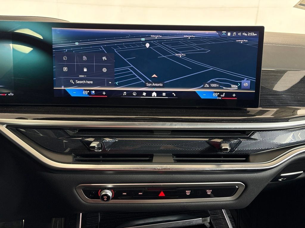 Certified 2026 BMW X7 xDrive40i w/ M Sport Package AWD/4WD image 12