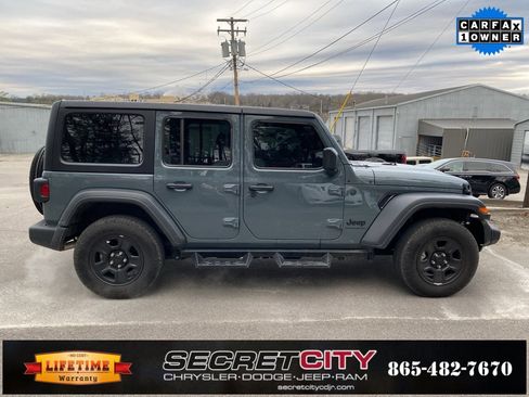 Used 2025 Jeep Wrangler Sport image 4