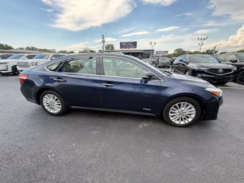 Used 2014 Toyota Avalon XLE Touring FWD image 2