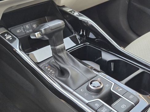 Certified 2025 Kia Sorento SX AWD/4WD image 9