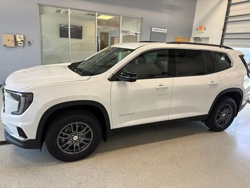 Used 2026 GMC Acadia Elevation w/ LPO, Floor Liner Package AWD/4WD image 10