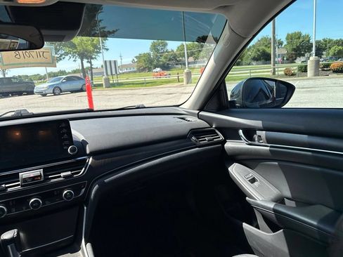 Used 2018 Honda Accord EX image 46