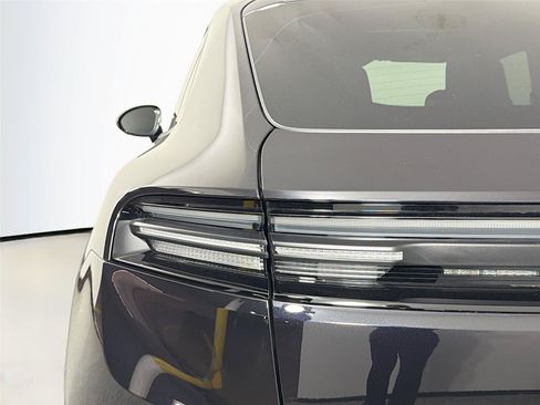 Certified 2026 Porsche Macan 4 Electric RWD image 16