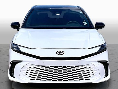 Used 2025 Toyota Camry XSE w/ Premium Plus Package FWD image 4