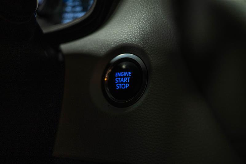 Used 2021 Toyota Corolla SE w/ Carpet Mat Package (TMS) FWD image 17