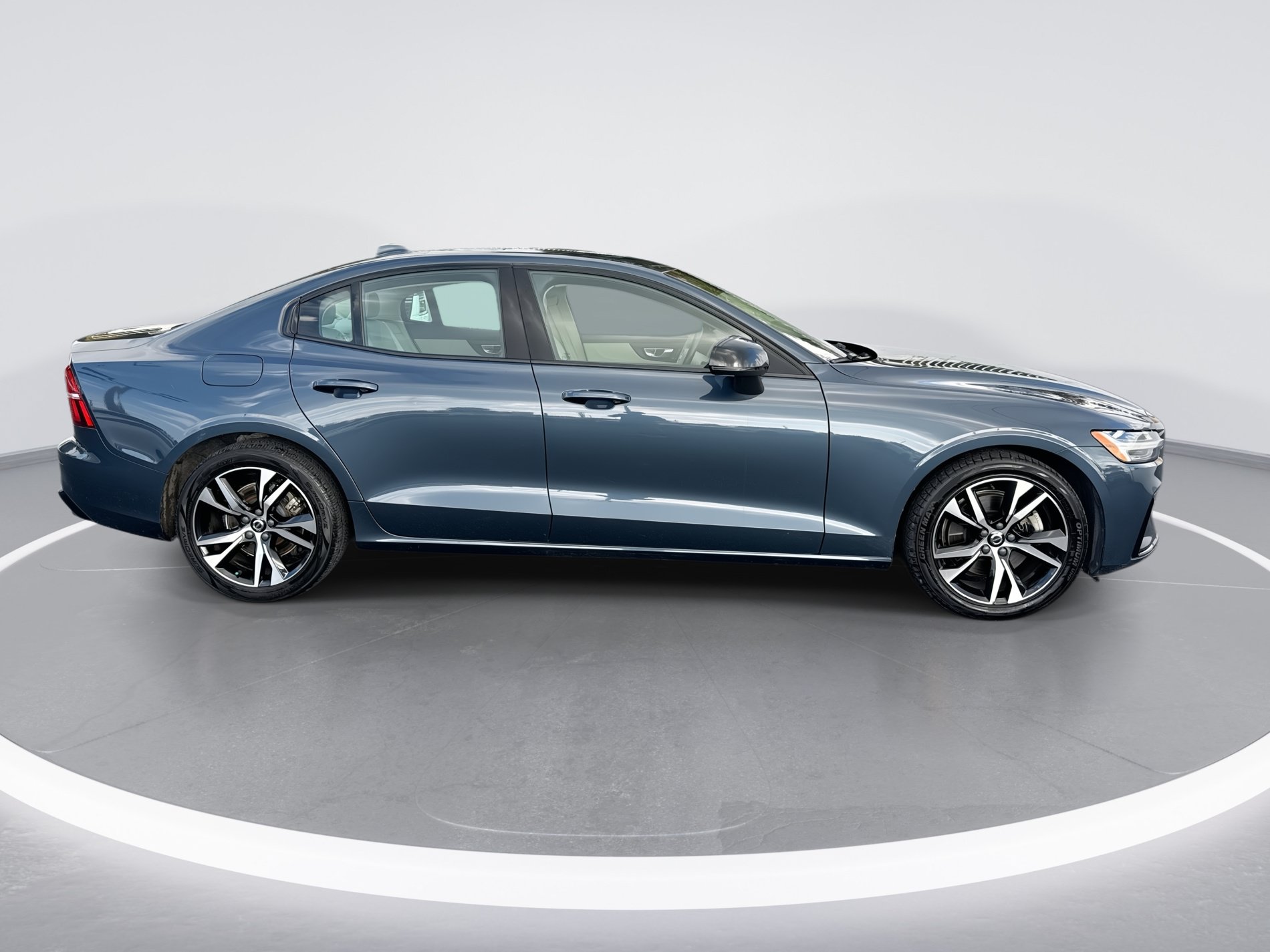 Used 2024 Volvo S60 B5 Core FWD image 3