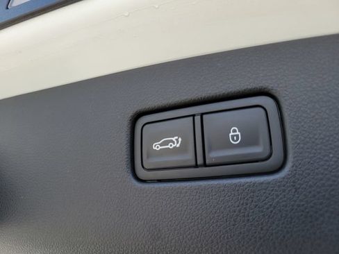 Used 2024 Genesis GV70 2.5T w/ Select Package AWD/4WD image 11