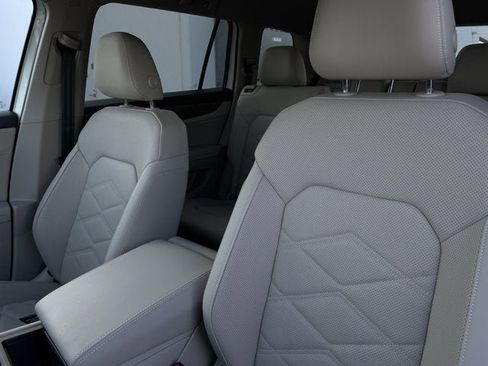 New 2026 Volkswagen Atlas SE image 13