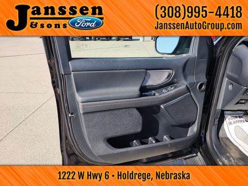 Used 2025 Ford Expedition Active AWD/4WD image 21